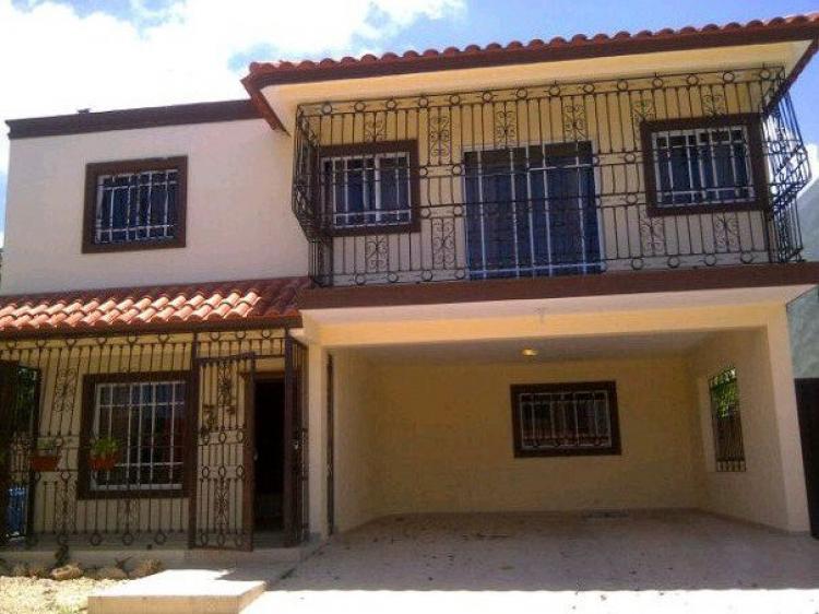 Foto Casa en Venta en Santo Domingo Este, Santo Domingo - U$D 220.000 - CAV369 - BienesOnLine