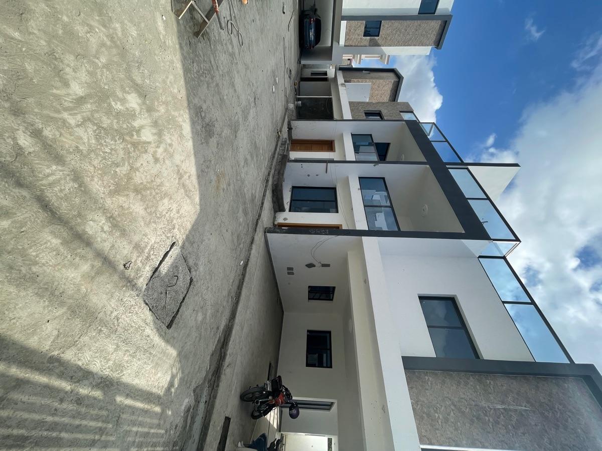 Home in Metric Way