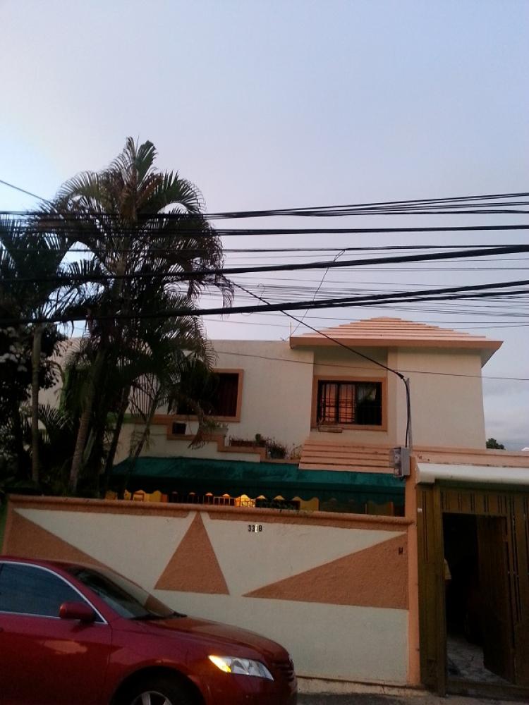 Foto Casa en Venta en Alma Rosa II, Santo Domingo Este, Santo Domingo - $ 6.500.000 - CAV978 - BienesOnLine