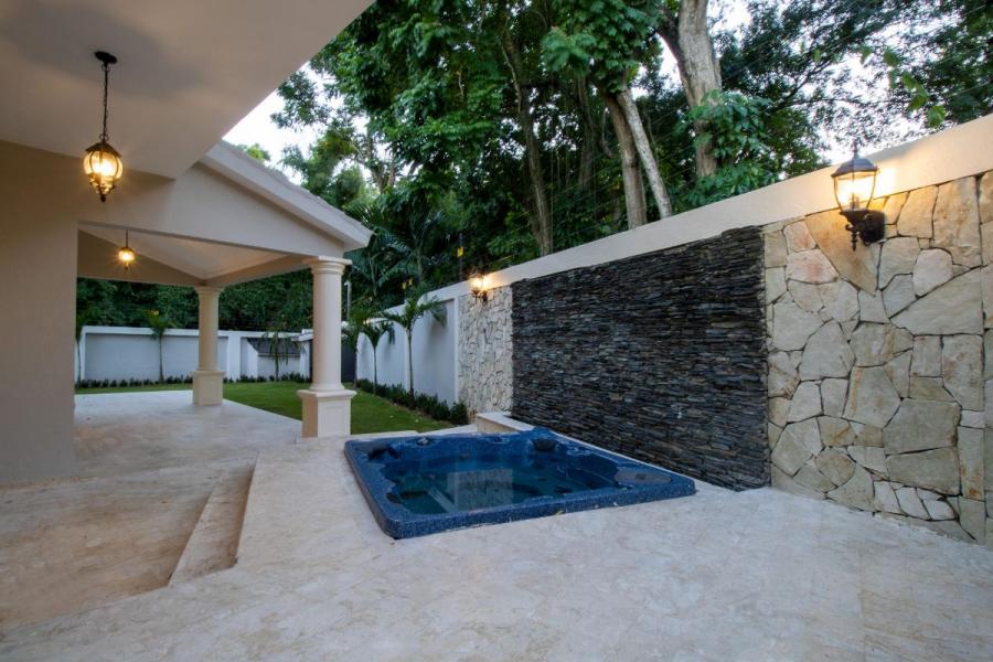 Foto Casa en Venta en Cerros de Arroyo Hondo, Distrito Nacional - U$D 450.000 - CAV25882 - BienesOnLine