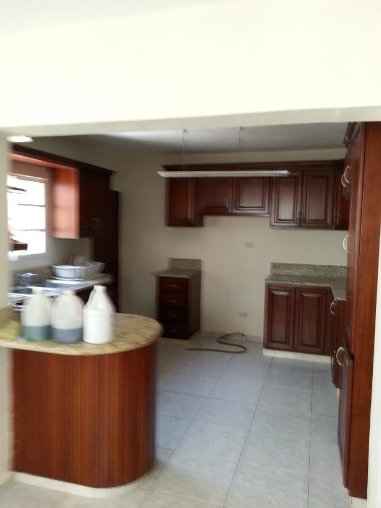 Foto Casa en Venta en Santo Domingo Este, Santo Domingo - $ 5.000.000 - CAV937 - BienesOnLine