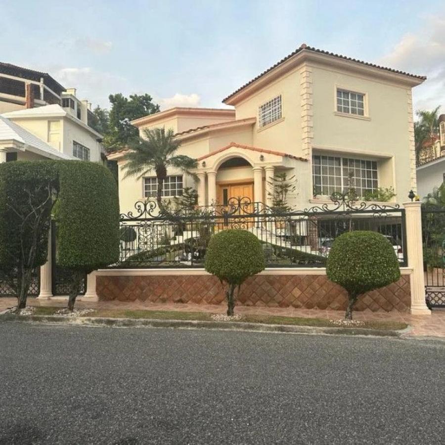 Foto Casa en Venta en Altos de Arroyo Hondo, Distrito Nacional - $ 33.999.999 - CAV35525 - BienesOnLine