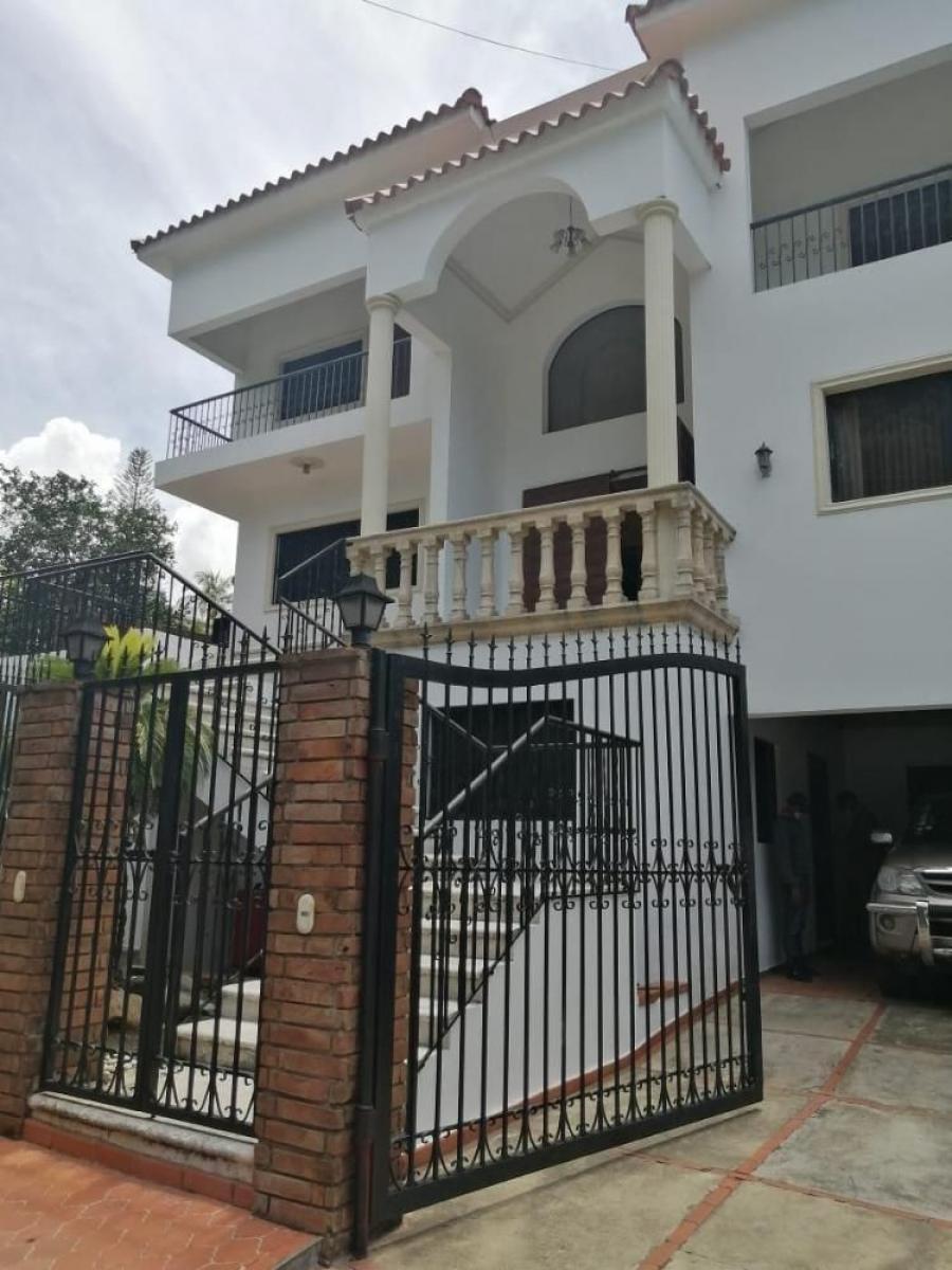 Foto Casa en Venta en Altos de Arroyo Hondo, Distrito Nacional - $ 30.000.000 - CAV53230 - BienesOnLine