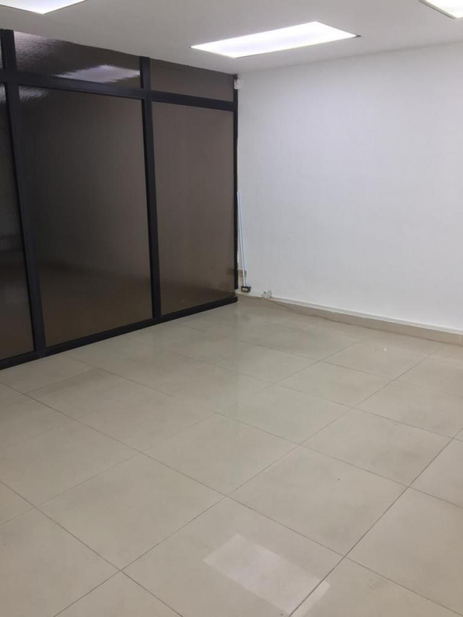 Foto Local en Alquiler en Distrito Nacional, Santo Domingo - U$D 1.200 - LOA27441 - BienesOnLine