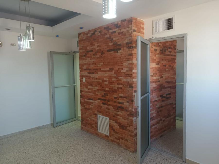 Foto Local en Alquiler en Santiago de los Caballeros, Santiago - $ 18.500 - LOA36386 - BienesOnLine