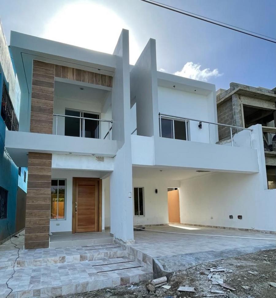 Foto Casa en Venta en Brisa Oriental, Santo Domingo Este, Santo Domingo - U$D 198.000 - CAV22690 - BienesOnLine