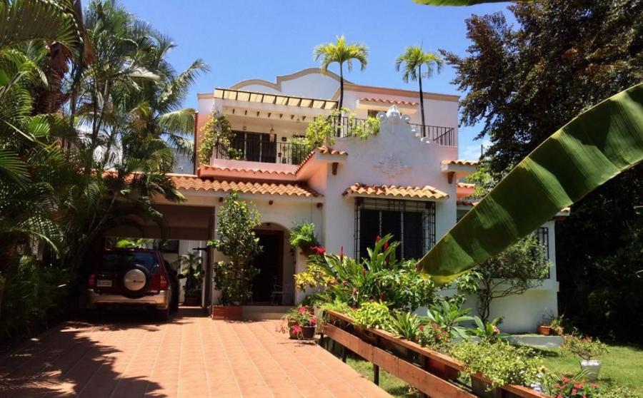 Foto Casa en Venta en Gazcue, Distrito Nacional - U$D 775.000 - CAV30100 - BienesOnLine