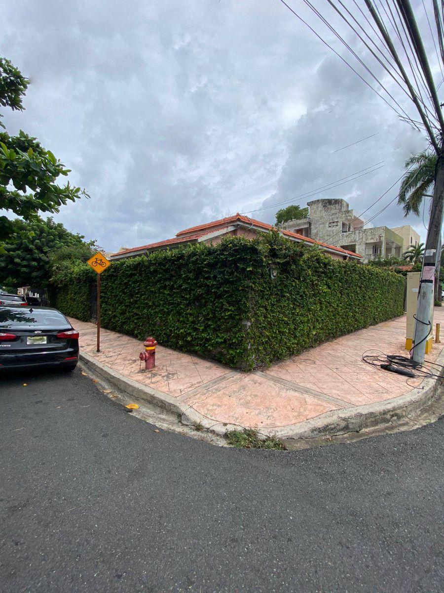 Foto Casa en Venta en Santo Domingo Este, Distrito Nacional - U$D 700.000 - CAV63067 - BienesOnLine