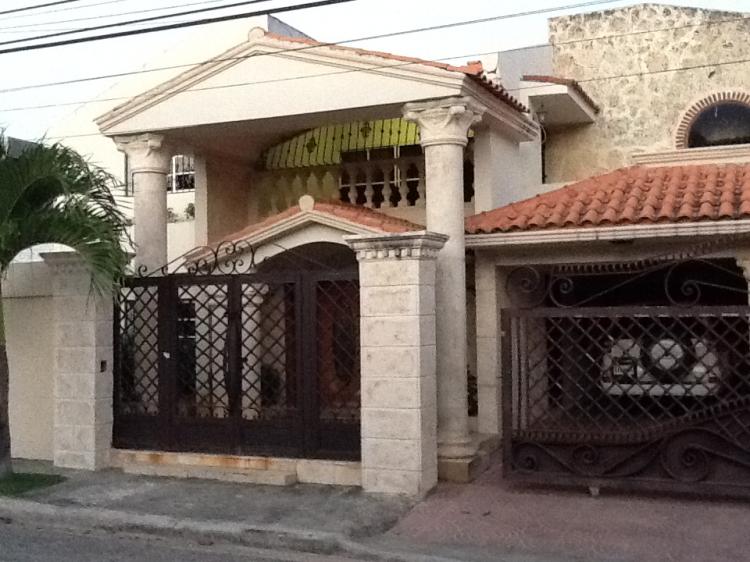 Foto Casa en Venta en Santo Domingo Este, Santo Domingo - $ 23.000.000 - CAV888 - BienesOnLine