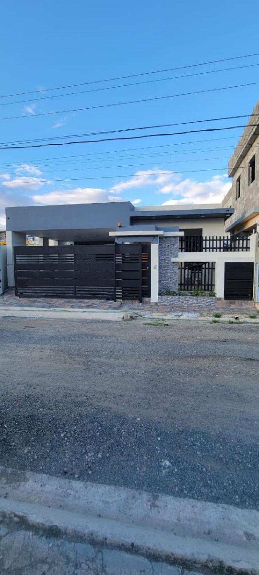 Foto Casa en Venta en Santiago de los Caballeros, Santiago - $ 10.800.000 - CAV36090 - BienesOnLine