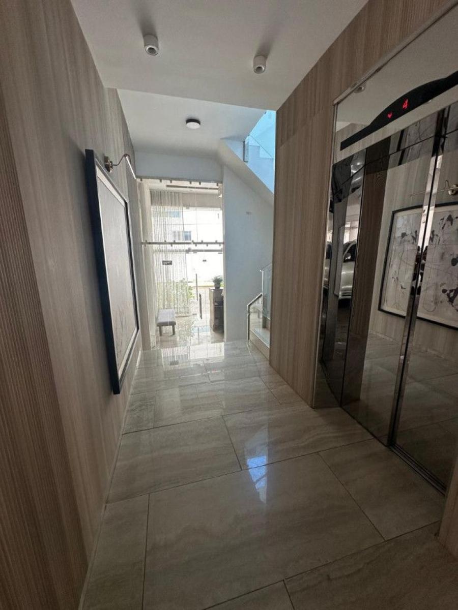 Home in Metric Way