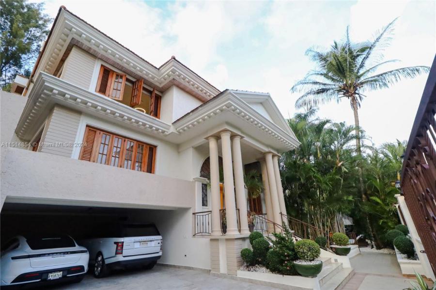 Foto Casa en Venta en Altos de Arroyo Hondo, Distrito Nacional - U$D 700.000 - CAV55974 - BienesOnLine