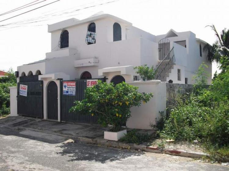 Foto Casa en Venta en Santo Domingo Este, Santo Domingo - $ 3.500.000 - CAV490 - BienesOnLine