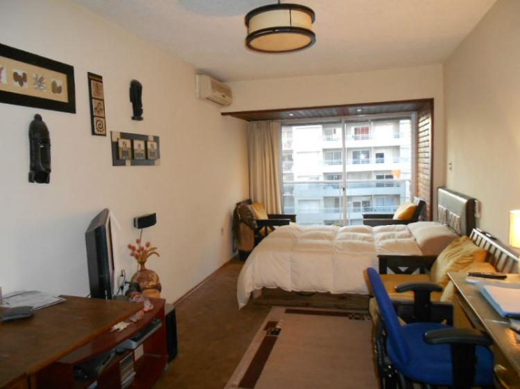 Foto Apartamento en Venta en Pocitos, Montevideo, Montevideo - U$D 95.000 - APV4626 - BienesOnLine