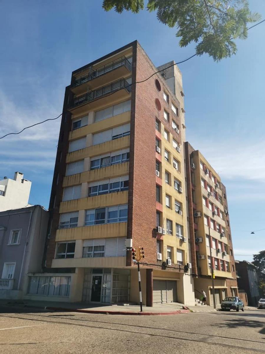 Foto Apartamento en Venta en CENTRO, SALTO E INVERNIZZI, Salto - U$D 200.000 - APV7427 - BienesOnLine
