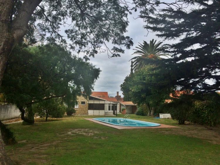 Foto Casa en Alquiler en Carrasco, Montevideo, Montevideo - U$D 2.500 - CAA6328 - BienesOnLine