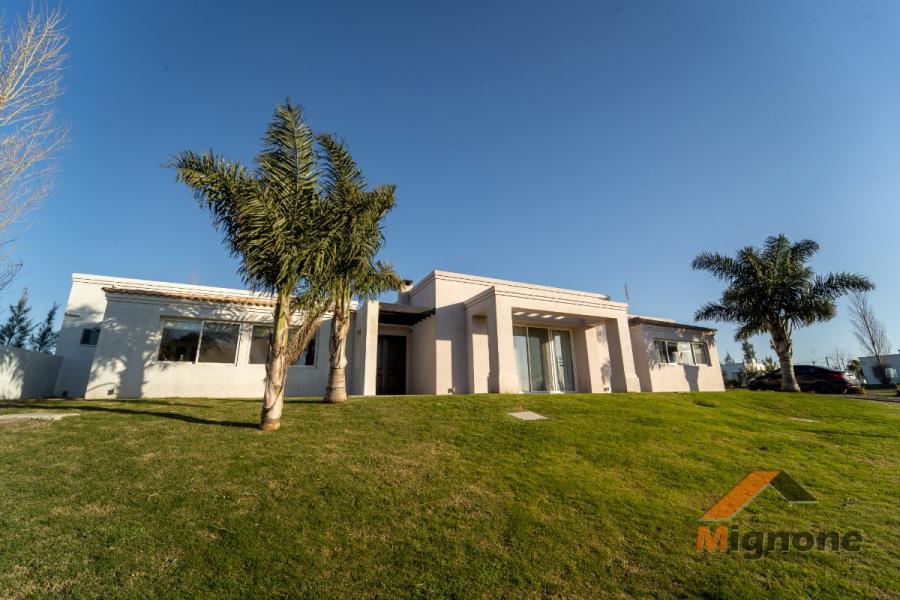 Foto Casa en Venta en Real de San Carlos, Colonia del Sacramento, Colonia - U$D 505.000 - CAV7432 - BienesOnLine