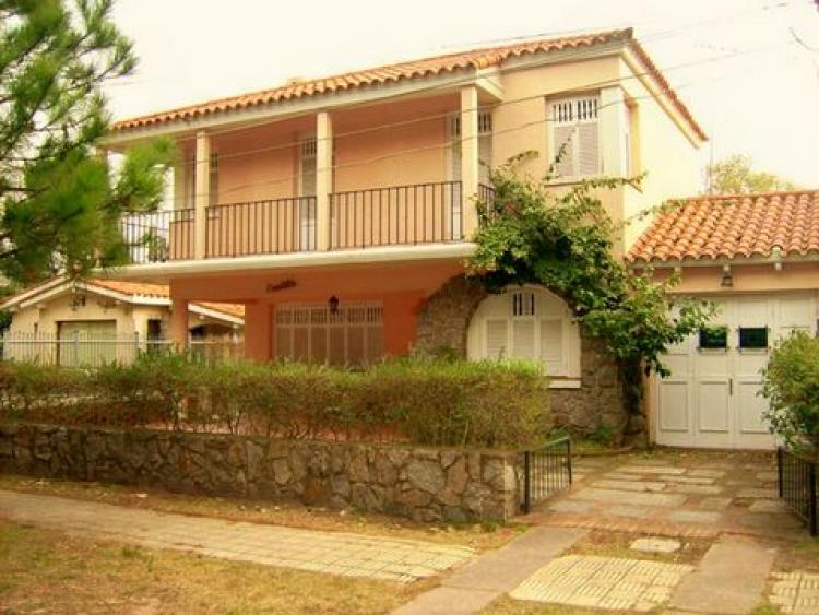 Foto Casa en Venta en Centro, Atlntida, Canelones - U$D 160.000 - CAV1968 - BienesOnLine
