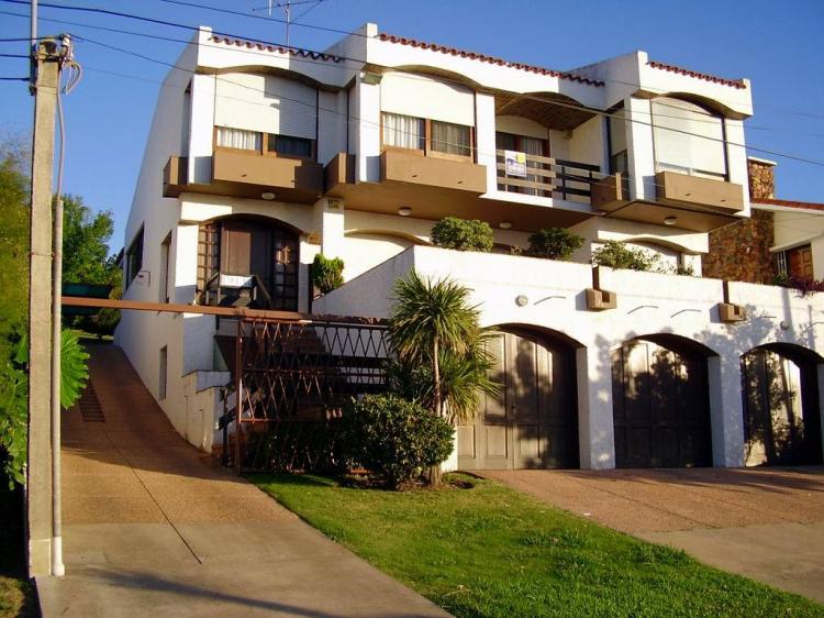 Foto Casa en Venta en Cerro San Antonio, Piripolis, Maldonado - U$D 480.000 - CAV679 - BienesOnLine