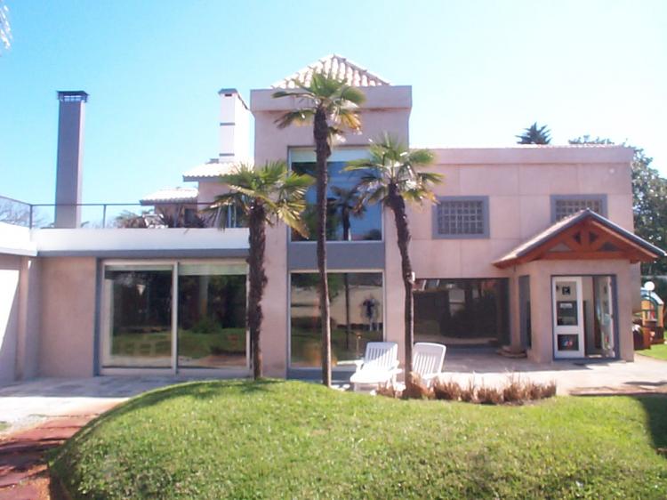 Foto Casa en Venta en CARRASCO, mONTEVIDEO , Montevideo - U$D 420.000 - CAV641 - BienesOnLine