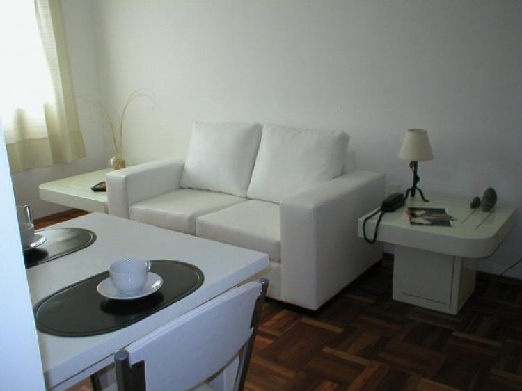 Foto Apartamento en Alquiler por temporada en  Punta Carretas, Pocitos, Montevideo - APT804 - BienesOnLine