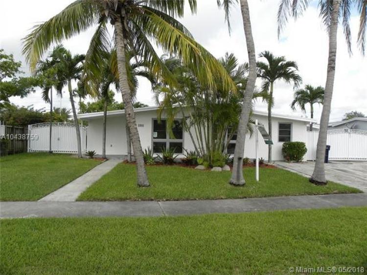 Foto Casa en Venta en 4950 SW 111th Ave, Miami, FL 33165, Florida - U$D 398.500 - CAV2357 - BienesOnLine