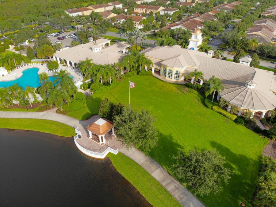 Fotos de Disfrute esta espectacular y espaciosa casa en Village Walk