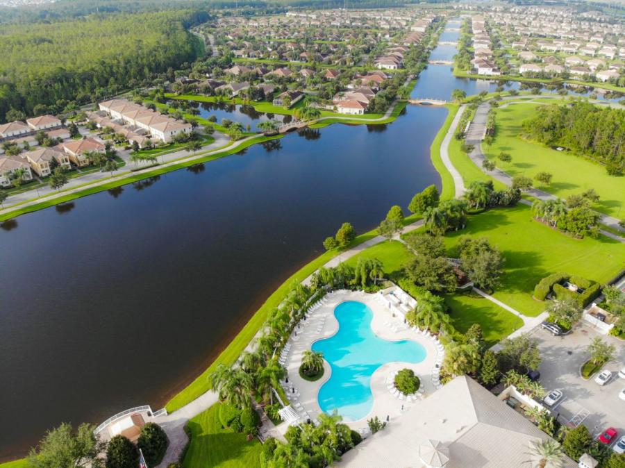 Fotos de Disfrute esta espectacular y espaciosa casa en Village Walk