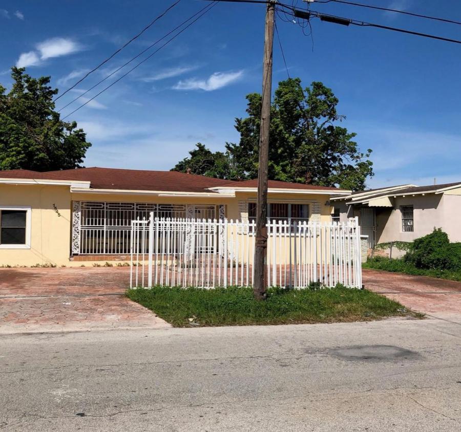 Foto Casa en Venta en Miami, Florida - U$D 440.000 - CAV3116 - BienesOnLine