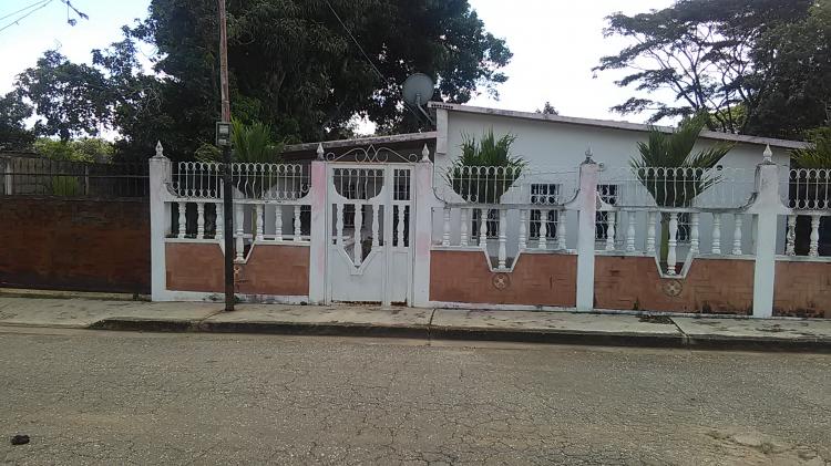 Foto Casa en Venta en Tinaquillo, Cojedes - BsF 9.000 - CAV111063 - BienesOnLine
