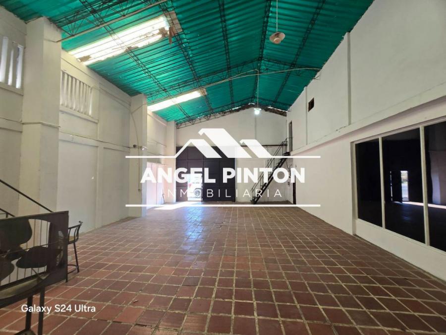 Foto Galpon en Alquiler en Maracaibo, Zulia - U$D 400 - GAA249503 - BienesOnLine