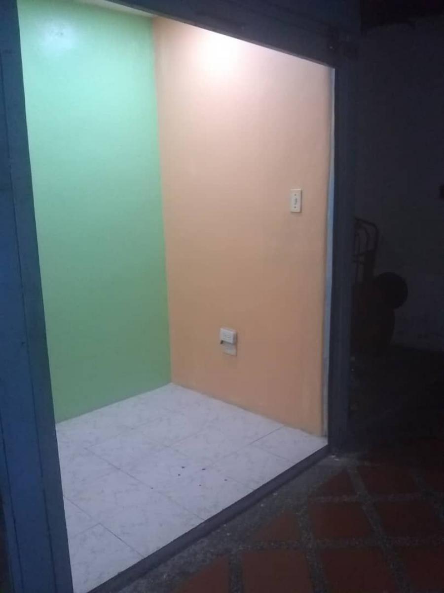 Foto Local en Venta en 1071, Petare, Miranda - U$D 2.500 - LOV179155 - BienesOnLine