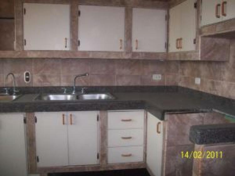 Foto Apartamento en Venta en Maracay, Aragua - BsF 300.000 - APV18045 - BienesOnLine