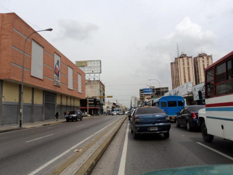 Foto Local en Alquiler en Avenida Bolivar, Maracay, Aragua - BsF 4.000 - LOA30932 - BienesOnLine