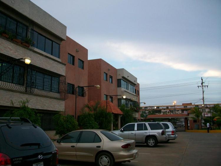 Foto Apartamento en Venta en Maracaibo, Zulia - BsF 1.100.000 - APV44401 - BienesOnLine