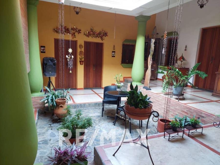 Foto Casa en Venta en Valencia, Altos de Guataparo, Carabobo - U$D 200.000 - CAV184008 - BienesOnLine