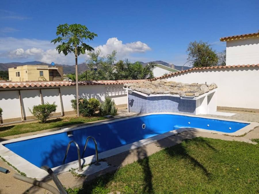 Foto Casa en Venta en Valencia, Las Chimeneas, Carabobo - U$D 200.000 - CAV192551 - BienesOnLine