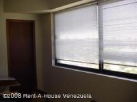Apartamento en Alquiler en Paraiso cod 11-2389 Maracaibo