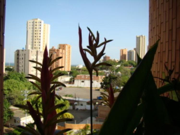 Foto Apartamento en Alquiler en La Lago  MLS11-3482, Maracaibo, Zulia - BsF 5.000 - APA22505 - BienesOnLine