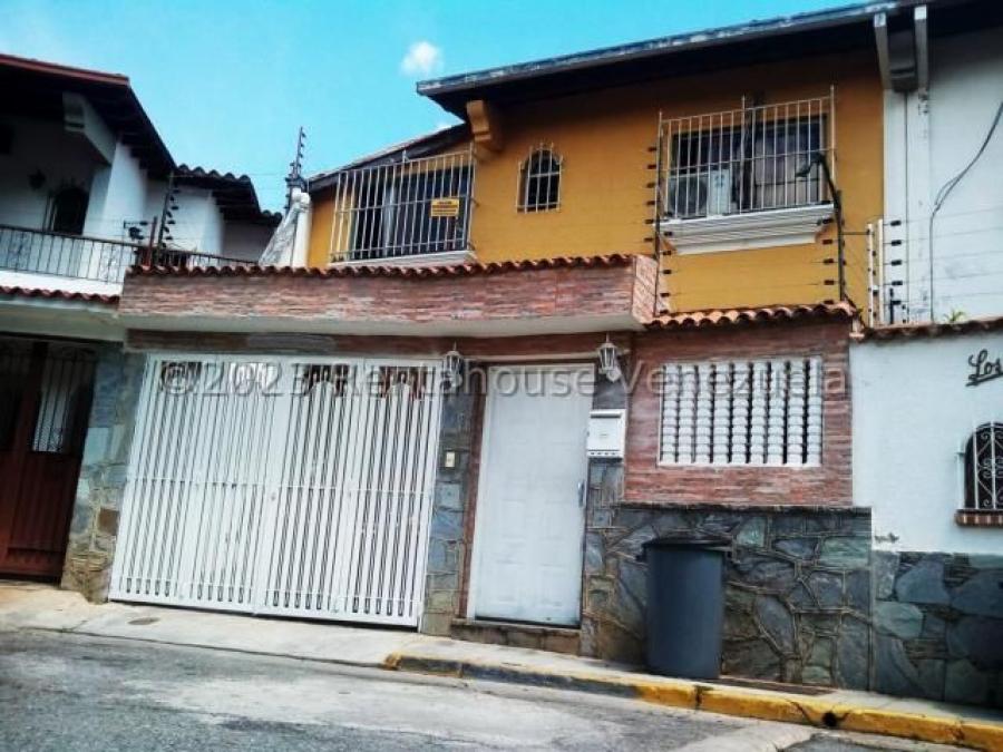 Foto Casa en Venta en El Libertador, Municipio El Libertador, Colinas de Santa Monica, Distrito Federal - U$D 215.000 - CAV204627 - BienesOnLine