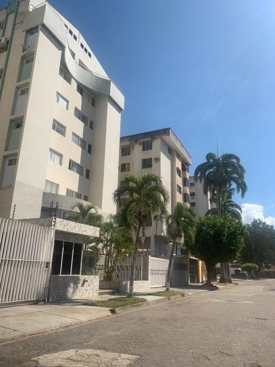 Foto Apartamento en Alquiler en SAN JOSE, Valencia, Carabobo - U$D 200 - APA190550 - BienesOnLine