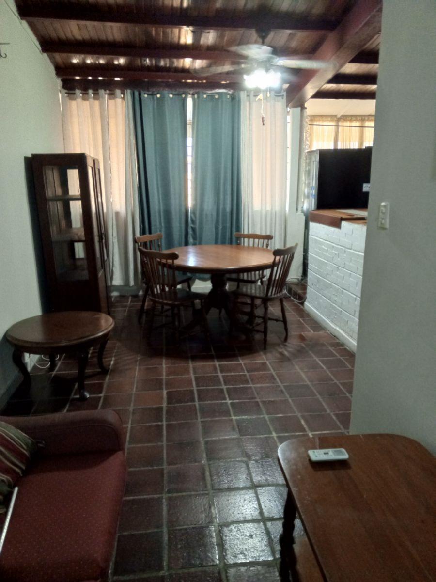 Foto Apartamento en Alquiler en Parroquia Madre Maria de San jose, Maracay, Aragua - U$D 280 - APA217839 - BienesOnLine