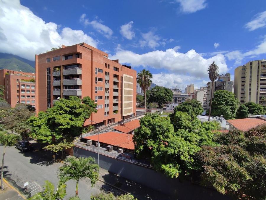 Foto Apartamento en Alquiler en Campo  Alegre, Chacao, Miranda - U$D 1.700 - APA186084 - BienesOnLine