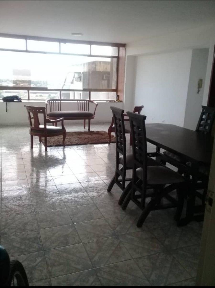 Foto Apartamento en Alquiler en Jos Casanova Godoy / Urb El Centro, Maracay, Aragua - U$D 350 - APA184455 - BienesOnLine