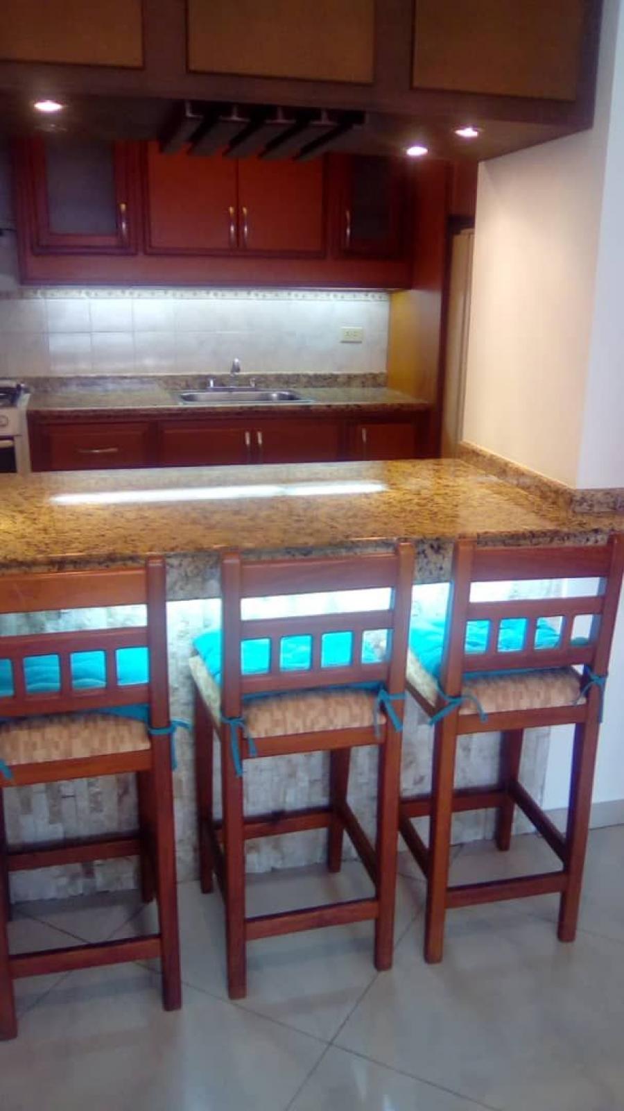 Foto Apartamento en Alquiler en La Lago, Maracaibo, Zulia - BsF 300 - APA121117 - BienesOnLine