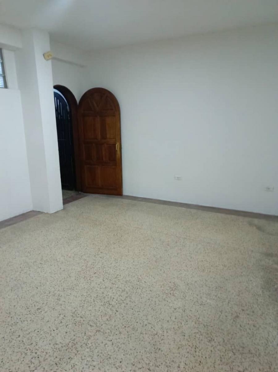 Foto Apartamento en Alquiler en Los Teques, Miranda - U$D 300 - APA216485 - BienesOnLine