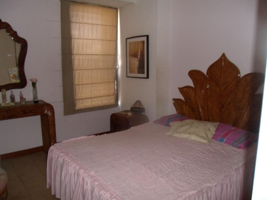 Foto Habitacion en Alquiler en San Bernardino, San Bernardino cerca de Hospital de Clnicas Carac, Distrito Federal - BsF 50 - A120529 - BienesOnLine