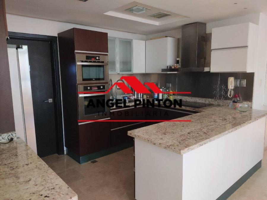Foto Apartamento en Alquiler en La Lago, Maracaibo, Zulia - U$D 750 - APA172298 - BienesOnLine