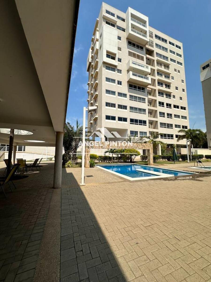 Foto Apartamento en Alquiler en Avenida El Milagro, Maracaibo, Zulia - U$D 450 - APA221856 - BienesOnLine