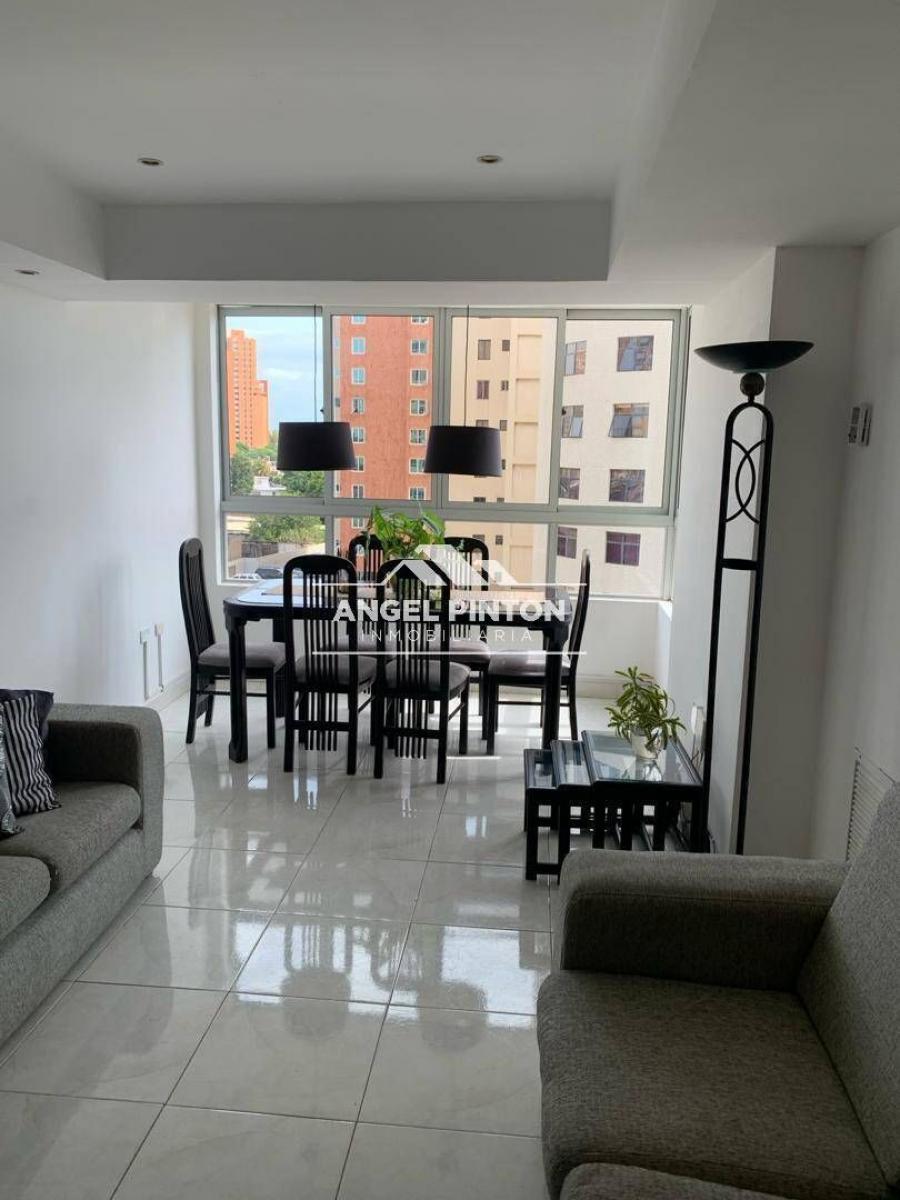 Foto Apartamento en Alquiler en Avenida El Milagro, Maracaibo, Zulia - U$D 600 - APA219629 - BienesOnLine